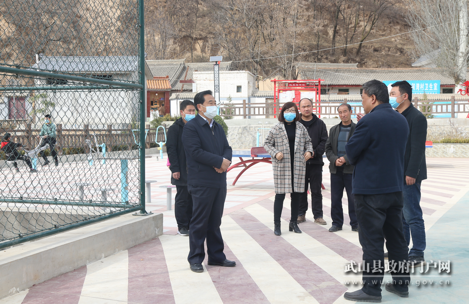 索鴻賓調(diào)研指導(dǎo)脫貧攻堅(jiān)、鄉(xiāng)村振興等工作