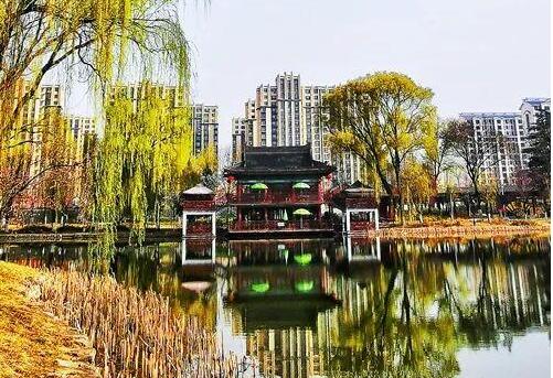天水馬跑泉公園，這滿園春色似美人的嫣然一笑般撩人