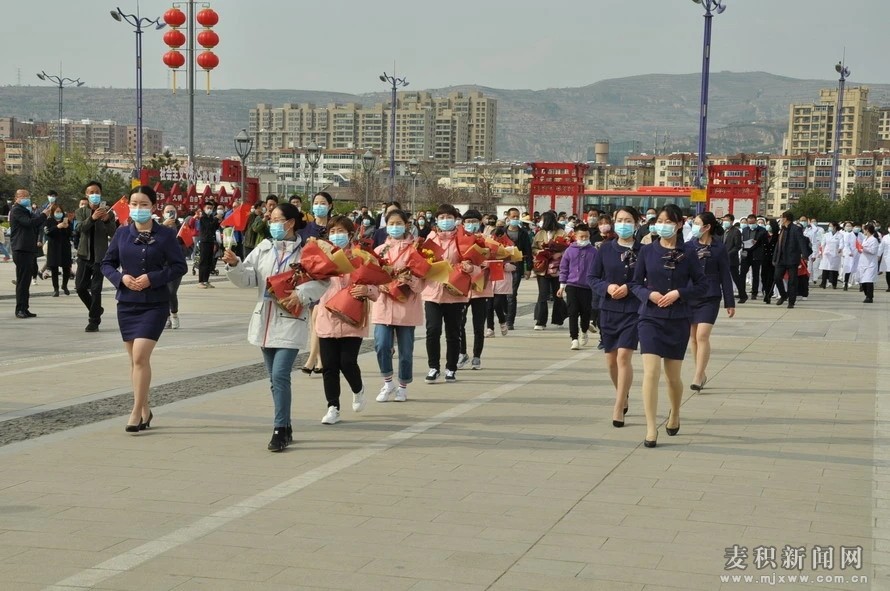 不辱使命 英雄凱旋！麥積區(qū)馳援武漢5名醫(yī)務人員回家了