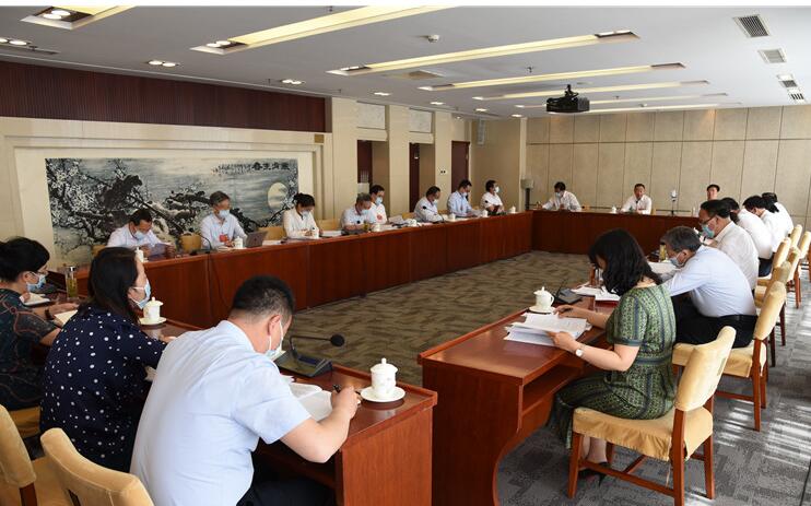 【兩會(huì)快訊】甘肅代表團(tuán)分組審議全國(guó)人大常委會(huì)工作報(bào)告，唐仁健參加第二小組會(huì)議并發(fā)言