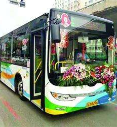 6條?？俊疤m州車站”的公交線路今起實施站外落客