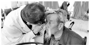 致敬時代楷?！瓣P愛八步沙林場大漠治沙人眼健康公益行動”啟動