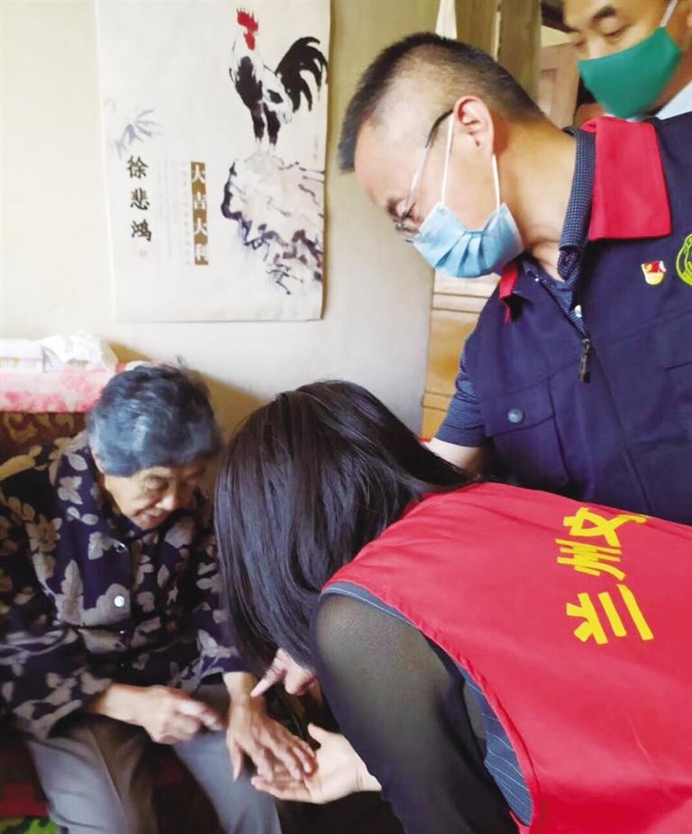 在公益志愿服務(wù)中踐行初心使命——記中國好人、城關(guān)區(qū)一方公益慈善協(xié)會(huì)黨支部書記高平