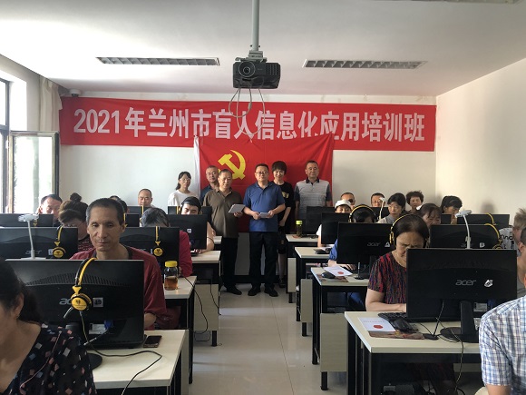 維權(quán)處黨支部開展“法律宣傳進學(xué)?！敝驹刚叻?wù)活動