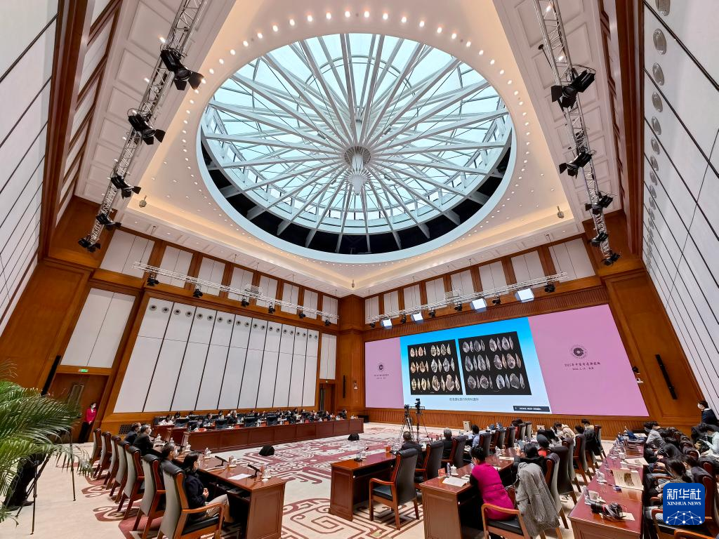 3月18日，“中國社會科學(xué)院考古學(xué)論壇·2021年中國考古新發(fā)現(xiàn)”進(jìn)行入選項(xiàng)目報告環(huán)節(jié)（手機(jī)照片）。