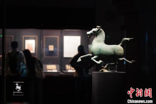 甘肅省博物館展出的“銅奔馬”。