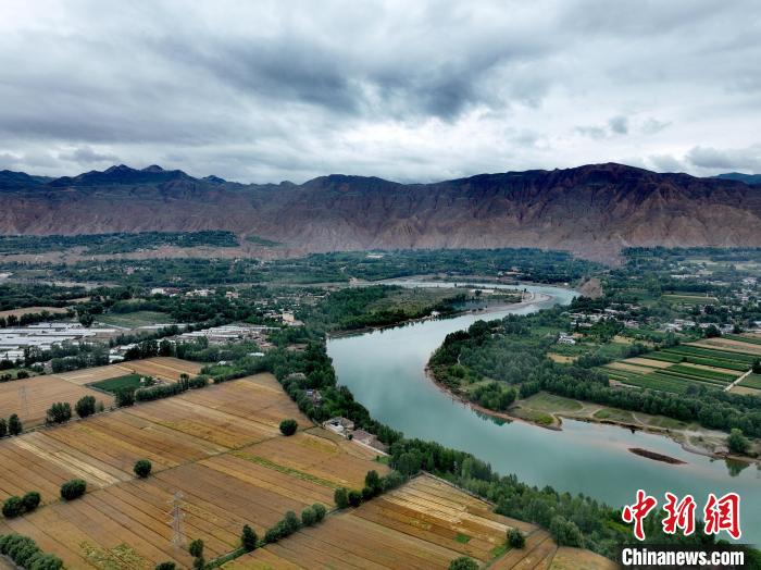 圖為黃河岸畔景色。(資料圖) 李玉峰 攝