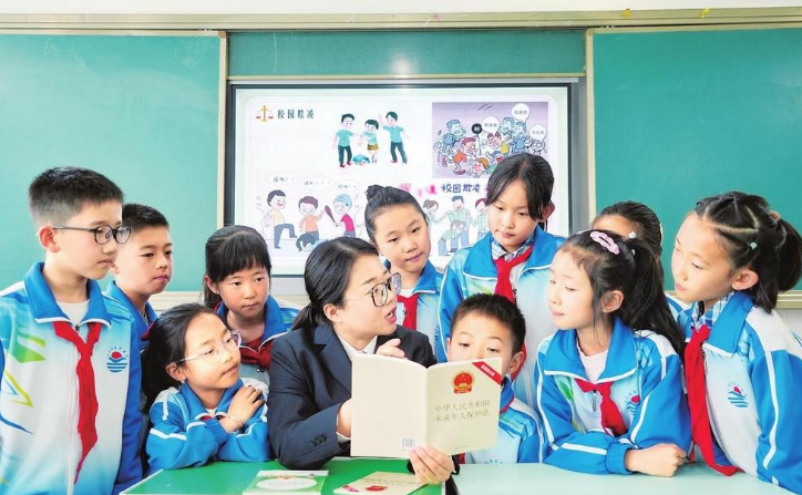 以法治之力譜平安甘肅新篇章