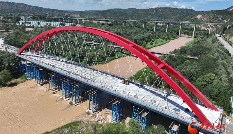 百年長(zhǎng)慶橋蝶變記：從石灰漫水橋到甘肅首座“紅色提籃”地標(biāo)