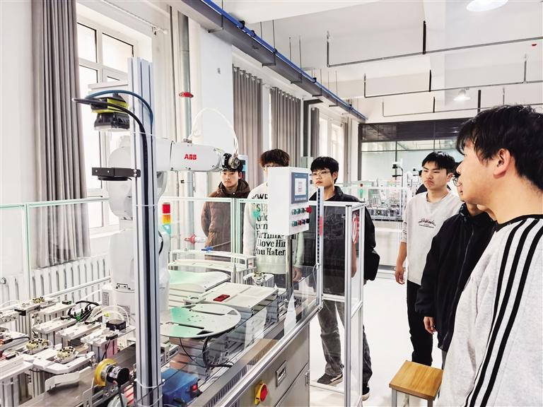 實(shí)訓(xùn)育能強(qiáng)本領(lǐng) 產(chǎn)教協(xié)同促就業(yè)